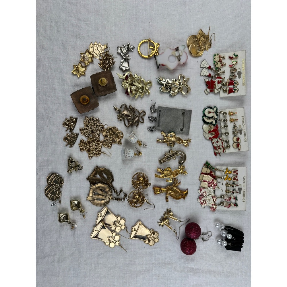 Vintage Christmas Jewelry Lot Enamel Rhinestone Santa Brooches Pins Earrings Box - Picture 5 of 8